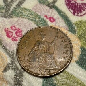 🪙 1966 United Kingdom One Penny — Queen Elizabeth II — Large Pre-Decimal — Coin